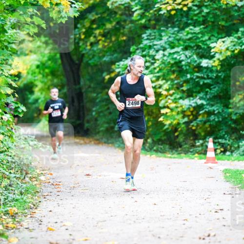 12.10.2025 - Bramfelder Halbmarathon 2025 Dr. Thomas Lammeyer http://msf.ph/oto/9345010 12.10.2025 10:13:39 Laufen 2498 meine-sportfotos.de