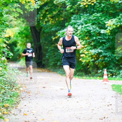 12.10.2025 - Bramfelder Halbmarathon 2025 Dr. Thomas Lammeyer http://msf.ph/oto/9345011 12.10.2025 10:13:39 Laufen 032200, 2495 meine-sportfotos.de