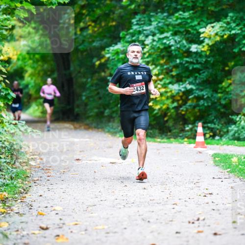 12.10.2025 - Bramfelder Halbmarathon 2025 Dr. Thomas Lammeyer http://msf.ph/oto/9345025 12.10.2025 10:13:44 Laufen 2432 meine-sportfotos.de