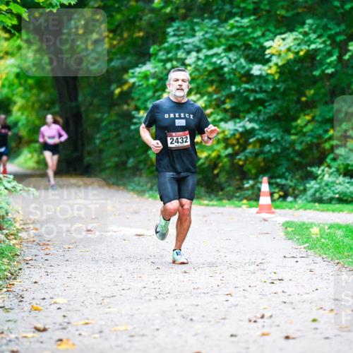 12.10.2025 - Bramfelder Halbmarathon 2025 Dr. Thomas Lammeyer http://msf.ph/oto/9345026 12.10.2025 10:13:44 Laufen 2432 meine-sportfotos.de