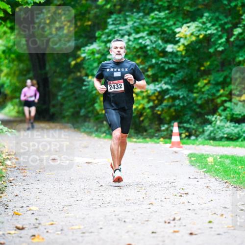 12.10.2025 - Bramfelder Halbmarathon 2025 Dr. Thomas Lammeyer http://msf.ph/oto/9345027 12.10.2025 10:13:44 Laufen 2432 meine-sportfotos.de