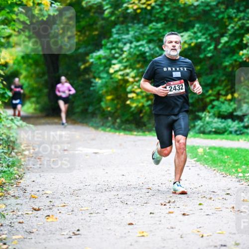 12.10.2025 - Bramfelder Halbmarathon 2025 Dr. Thomas Lammeyer http://msf.ph/oto/9345036 12.10.2025 10:13:45 Laufen 2432 meine-sportfotos.de