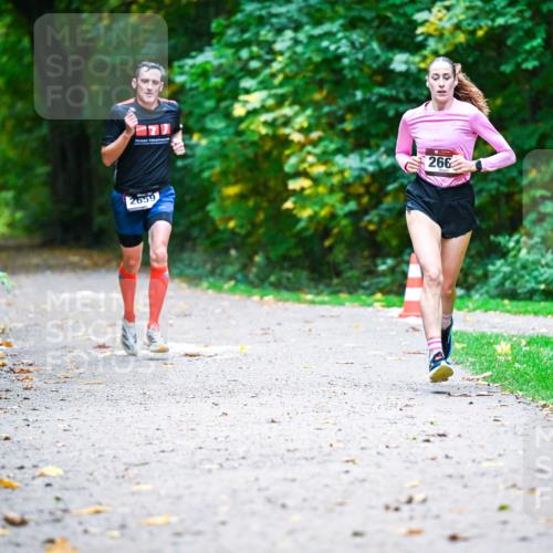 12.10.2025 - Bramfelder Halbmarathon 2025 Dr. Thomas Lammeyer http://msf.ph/oto/9345053 12.10.2025 10:13:52 Laufen 2659, 266 meine-sportfotos.de