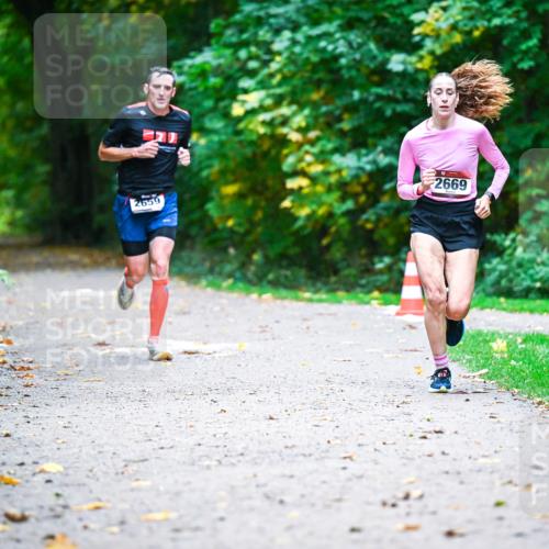 12.10.2025 - Bramfelder Halbmarathon 2025 Dr. Thomas Lammeyer http://msf.ph/oto/9345054 12.10.2025 10:13:52 Laufen 2659, 2669 meine-sportfotos.de