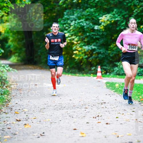 12.10.2025 - Bramfelder Halbmarathon 2025 Dr. Thomas Lammeyer http://msf.ph/oto/9345061 12.10.2025 10:13:53 Laufen 2659, 2669 meine-sportfotos.de