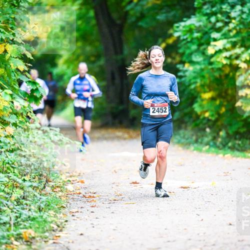 12.10.2025 - Bramfelder Halbmarathon 2025 Dr. Thomas Lammeyer http://msf.ph/oto/9345105 12.10.2025 10:14:18 Laufen 2452 meine-sportfotos.de