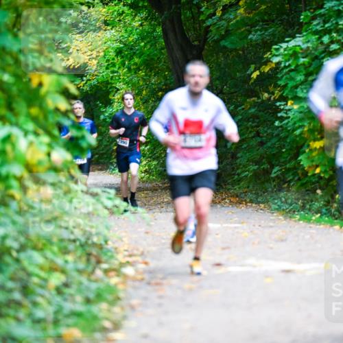 12.10.2025 - Bramfelder Halbmarathon 2025 Dr. Thomas Lammeyer http://msf.ph/oto/9345145 12.10.2025 10:14:25 Laufen 0662 meine-sportfotos.de