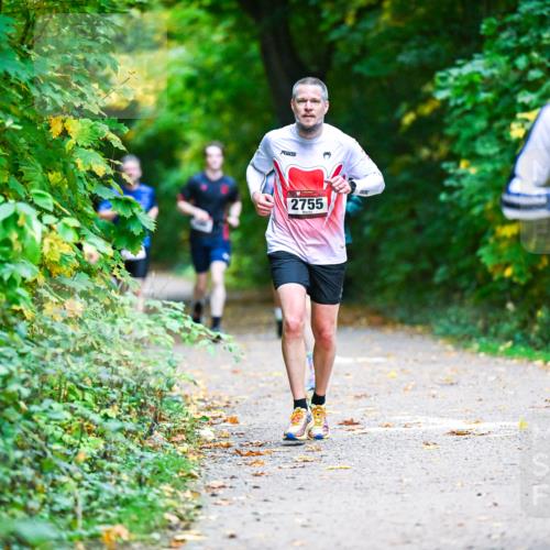 12.10.2025 - Bramfelder Halbmarathon 2025 Dr. Thomas Lammeyer http://msf.ph/oto/9345146 12.10.2025 10:14:25 Laufen 2755, 2672 meine-sportfotos.de