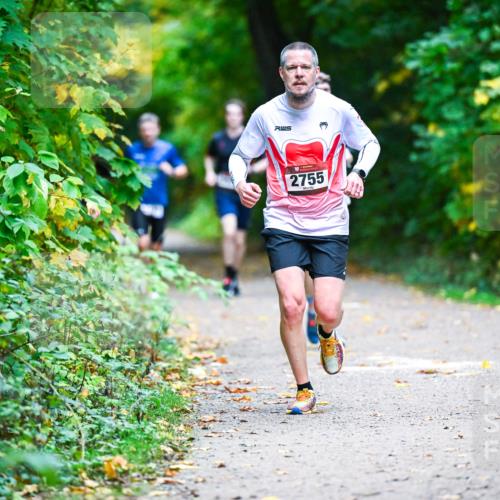 12.10.2025 - Bramfelder Halbmarathon 2025 Dr. Thomas Lammeyer http://msf.ph/oto/9345152 12.10.2025 10:14:26 Laufen 2755 meine-sportfotos.de
