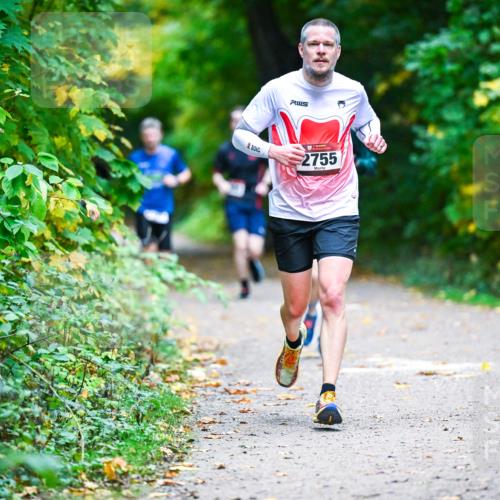 12.10.2025 - Bramfelder Halbmarathon 2025 Dr. Thomas Lammeyer http://msf.ph/oto/9345154 12.10.2025 10:14:26 Laufen 2755 meine-sportfotos.de