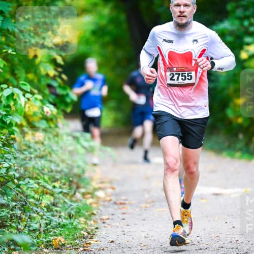 12.10.2025 - Bramfelder Halbmarathon 2025 Dr. Thomas Lammeyer http://msf.ph/oto/9345162 12.10.2025 10:14:27 Laufen 2755 meine-sportfotos.de