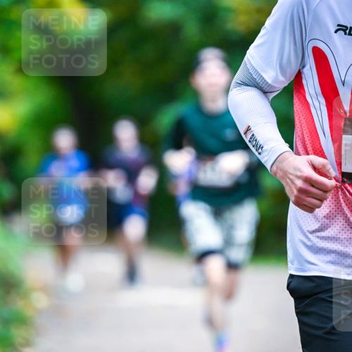 12.10.2025 - Bramfelder Halbmarathon 2025 Dr. Thomas Lammeyer http://msf.ph/oto/9345166 12.10.2025 10:14:30 Laufen 34, 2755 meine-sportfotos.de