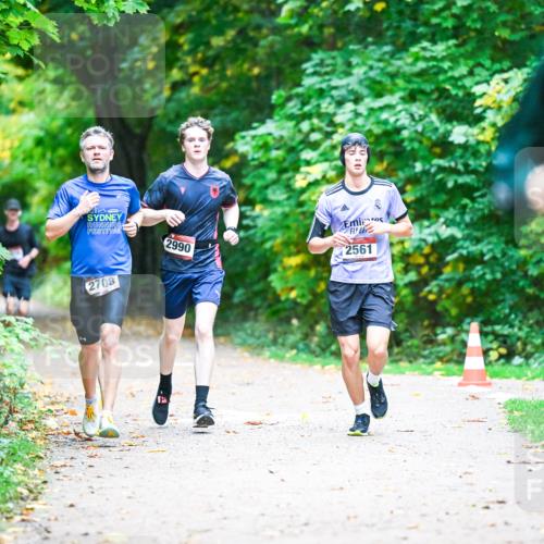 12.10.2025 - Bramfelder Halbmarathon 2025 Dr. Thomas Lammeyer http://msf.ph/oto/9345174 12.10.2025 10:14:32 Laufen 2708, 2990, 2676, 2561 meine-sportfotos.de