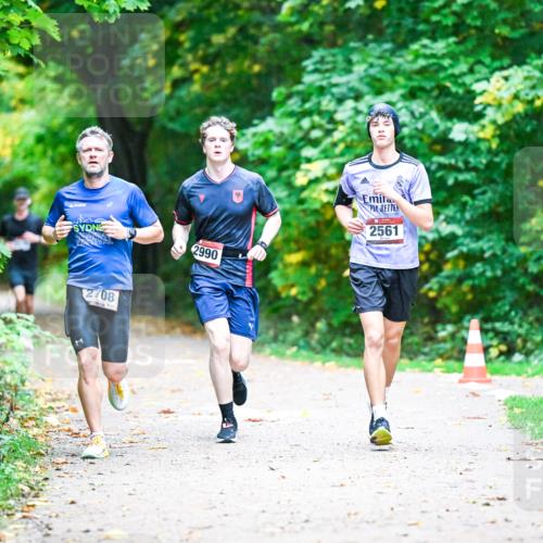 12.10.2025 - Bramfelder Halbmarathon 2025 Dr. Thomas Lammeyer http://msf.ph/oto/9345177 12.10.2025 10:14:32 Laufen 2708, 2990, 2561 meine-sportfotos.de