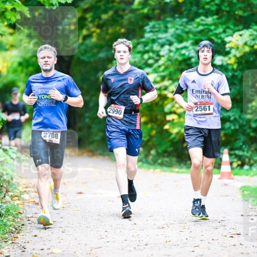 12.10.2025 - Bramfelder Halbmarathon 2025 Dr. Thomas Lammeyer http://msf.ph/oto/9345182 12.10.2025 10:14:33 Laufen 2990, 1, 2708, 813, 2561 meine-sportfotos.de