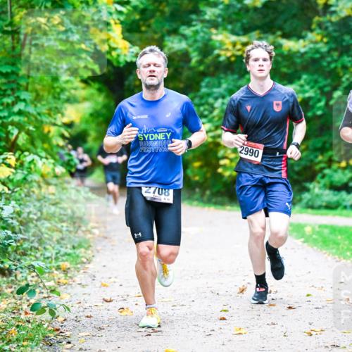 12.10.2025 - Bramfelder Halbmarathon 2025 Dr. Thomas Lammeyer http://msf.ph/oto/9345191 12.10.2025 10:14:35 Laufen 2990, 2708, 13, 2561 meine-sportfotos.de