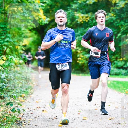 12.10.2025 - Bramfelder Halbmarathon 2025 Dr. Thomas Lammeyer http://msf.ph/oto/9345193 12.10.2025 10:14:36 Laufen 2990, 2561, 2708, 13 meine-sportfotos.de