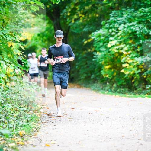 12.10.2025 - Bramfelder Halbmarathon 2025 Dr. Thomas Lammeyer http://msf.ph/oto/9345197 12.10.2025 10:14:39 Laufen 291 meine-sportfotos.de