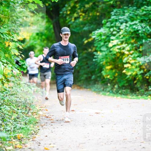 12.10.2025 - Bramfelder Halbmarathon 2025 Dr. Thomas Lammeyer http://msf.ph/oto/9345200 12.10.2025 10:14:39 Laufen 919 meine-sportfotos.de