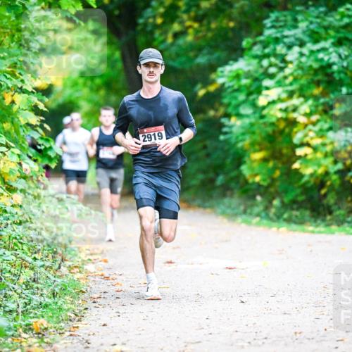 12.10.2025 - Bramfelder Halbmarathon 2025 Dr. Thomas Lammeyer http://msf.ph/oto/9345203 12.10.2025 10:14:40 Laufen 2919 meine-sportfotos.de