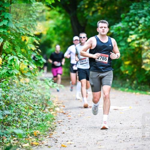 12.10.2025 - Bramfelder Halbmarathon 2025 Dr. Thomas Lammeyer http://msf.ph/oto/9345229 12.10.2025 10:14:44 Laufen 2765 meine-sportfotos.de