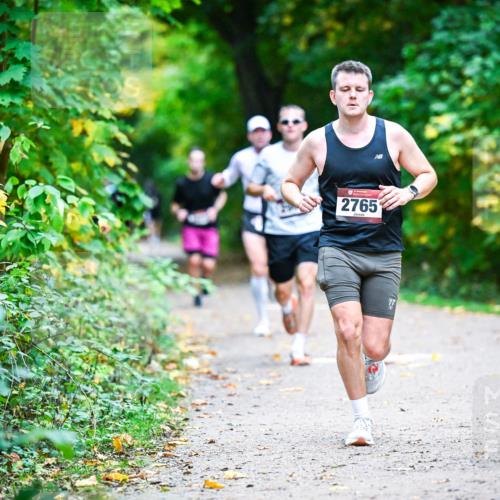 12.10.2025 - Bramfelder Halbmarathon 2025 Dr. Thomas Lammeyer http://msf.ph/oto/9345232 12.10.2025 10:14:45 Laufen 2765 meine-sportfotos.de