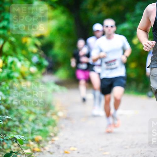 12.10.2025 - Bramfelder Halbmarathon 2025 Dr. Thomas Lammeyer http://msf.ph/oto/9345244 12.10.2025 10:14:47 Laufen 34, 2765 meine-sportfotos.de