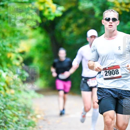 12.10.2025 - Bramfelder Halbmarathon 2025 Dr. Thomas Lammeyer http://msf.ph/oto/9345253 12.10.2025 10:14:49 Laufen 2908 meine-sportfotos.de