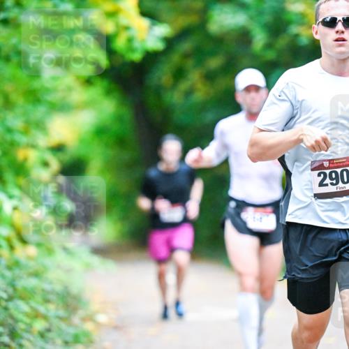 12.10.2025 - Bramfelder Halbmarathon 2025 Dr. Thomas Lammeyer http://msf.ph/oto/9345255 12.10.2025 10:14:49 Laufen 34, 2908 meine-sportfotos.de