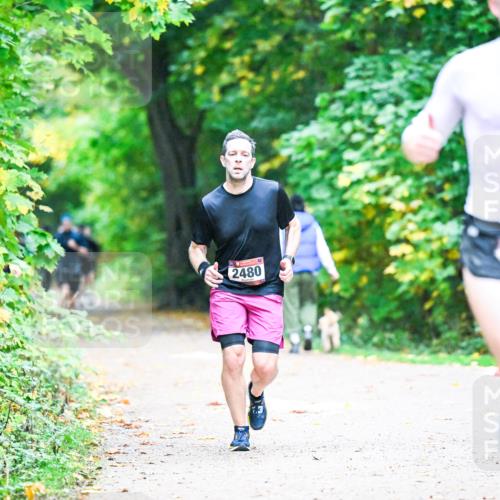 12.10.2025 - Bramfelder Halbmarathon 2025 Dr. Thomas Lammeyer http://msf.ph/oto/9345259 12.10.2025 10:14:50 Laufen 2480, 2887 meine-sportfotos.de