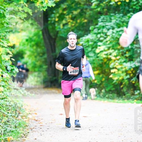 12.10.2025 - Bramfelder Halbmarathon 2025 Dr. Thomas Lammeyer http://msf.ph/oto/9345260 12.10.2025 10:14:50 Laufen 2480, 2887 meine-sportfotos.de