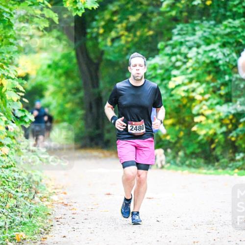 12.10.2025 - Bramfelder Halbmarathon 2025 Dr. Thomas Lammeyer http://msf.ph/oto/9345262 12.10.2025 10:14:51 Laufen 2480 meine-sportfotos.de