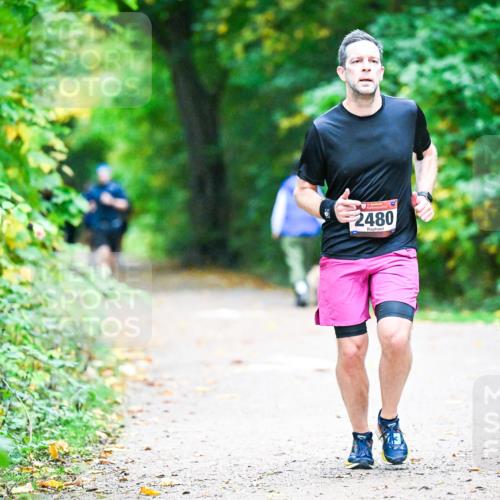 12.10.2025 - Bramfelder Halbmarathon 2025 Dr. Thomas Lammeyer http://msf.ph/oto/9345270 12.10.2025 10:14:52 Laufen 2480 meine-sportfotos.de