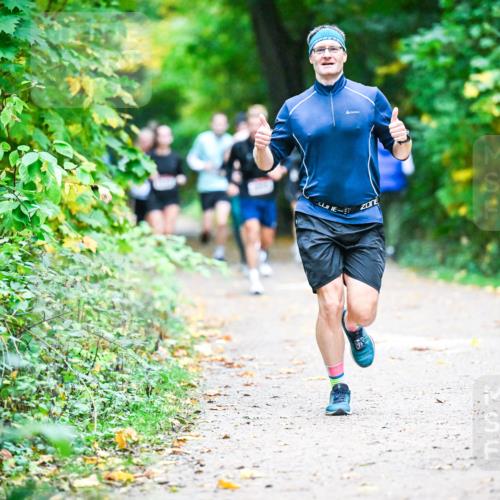12.10.2025 - Bramfelder Halbmarathon 2025 Dr. Thomas Lammeyer http://msf.ph/oto/9345280 12.10.2025 10:15:00 Laufen  meine-sportfotos.de