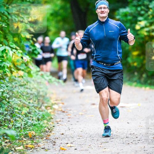 12.10.2025 - Bramfelder Halbmarathon 2025 Dr. Thomas Lammeyer http://msf.ph/oto/9345285 12.10.2025 10:15:01 Laufen  meine-sportfotos.de