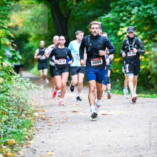 12.10.2025 - Bramfelder Halbmarathon 2025 Dr. Thomas Lammeyer http://msf.ph/oto/9345294 12.10.2025 10:15:04 Laufen 2636, 2895, 2676, 2828 meine-sportfotos.de