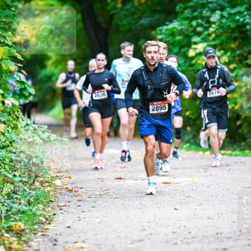 12.10.2025 - Bramfelder Halbmarathon 2025 Dr. Thomas Lammeyer http://msf.ph/oto/9345295 12.10.2025 10:15:04 Laufen 2636, 2895, 2676, 828 meine-sportfotos.de