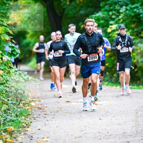 12.10.2025 - Bramfelder Halbmarathon 2025 Dr. Thomas Lammeyer http://msf.ph/oto/9345296 12.10.2025 10:15:04 Laufen 2636, 2895, 2676, 2828 meine-sportfotos.de