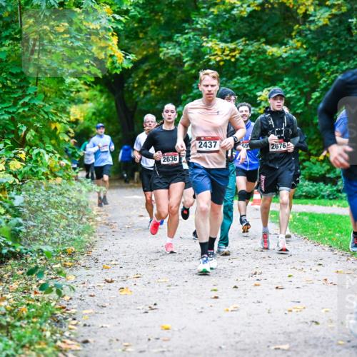 12.10.2025 - Bramfelder Halbmarathon 2025 Dr. Thomas Lammeyer http://msf.ph/oto/9345312 12.10.2025 10:15:08 Laufen 2437, 699, 2676, 2636, 2895 meine-sportfotos.de