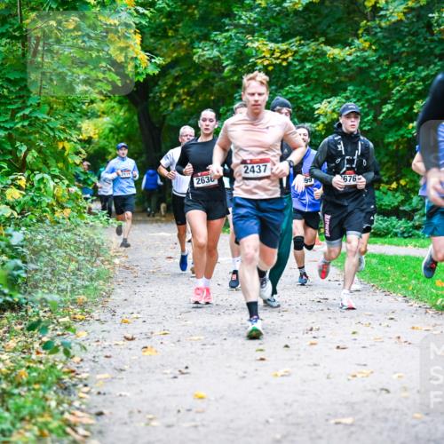 12.10.2025 - Bramfelder Halbmarathon 2025 Dr. Thomas Lammeyer http://msf.ph/oto/9345313 12.10.2025 10:15:08 Laufen 2939, 2630, 2437, 676, 2895 meine-sportfotos.de