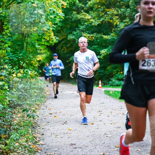 12.10.2025 - Bramfelder Halbmarathon 2025 Dr. Thomas Lammeyer http://msf.ph/oto/9345329 12.10.2025 10:15:12 Laufen 2636, 699 meine-sportfotos.de