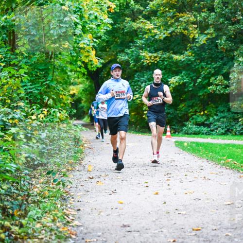 12.10.2025 - Bramfelder Halbmarathon 2025 Dr. Thomas Lammeyer http://msf.ph/oto/9345338 12.10.2025 10:15:13 Laufen 2939, 2621 meine-sportfotos.de