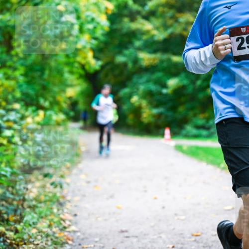 12.10.2025 - Bramfelder Halbmarathon 2025 Dr. Thomas Lammeyer http://msf.ph/oto/9345356 12.10.2025 10:15:16 Laufen 34, 293 meine-sportfotos.de