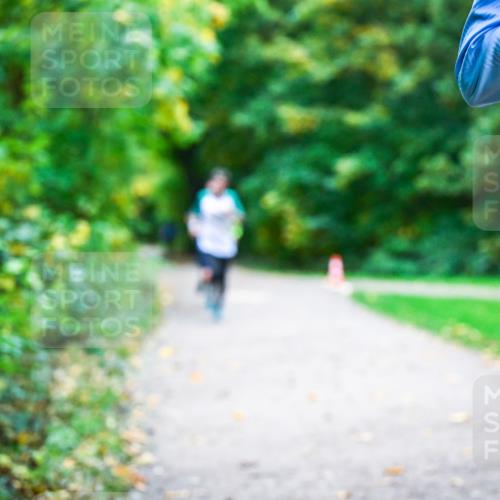 12.10.2025 - Bramfelder Halbmarathon 2025 Dr. Thomas Lammeyer http://msf.ph/oto/9345358 12.10.2025 10:15:16 Laufen  meine-sportfotos.de