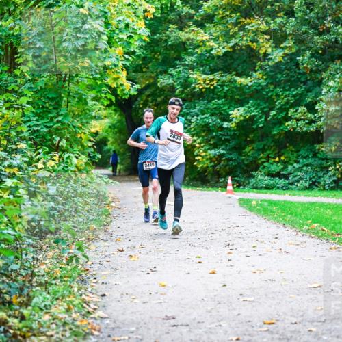 12.10.2025 - Bramfelder Halbmarathon 2025 Dr. Thomas Lammeyer http://msf.ph/oto/9345361 12.10.2025 10:15:18 Laufen 2449, 2830 meine-sportfotos.de