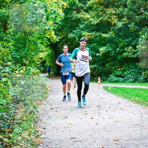 12.10.2025 - Bramfelder Halbmarathon 2025 Dr. Thomas Lammeyer http://msf.ph/oto/9345366 12.10.2025 10:15:18 Laufen 2449, 2830 meine-sportfotos.de