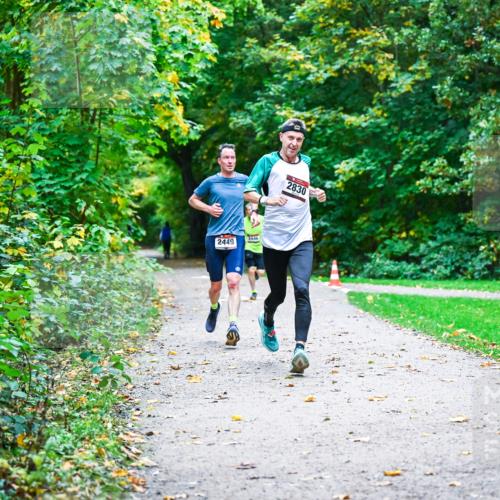 12.10.2025 - Bramfelder Halbmarathon 2025 Dr. Thomas Lammeyer http://msf.ph/oto/9345367 12.10.2025 10:15:18 Laufen 2449, 2830 meine-sportfotos.de