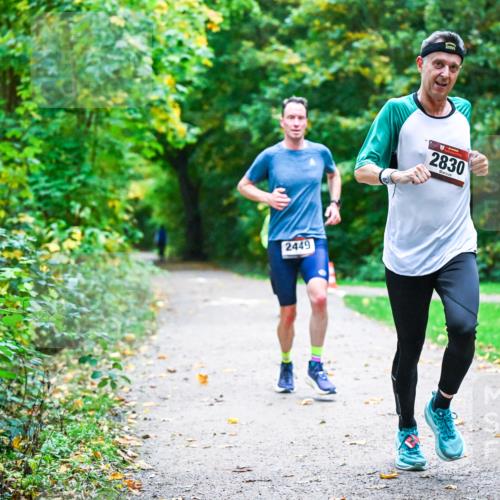 12.10.2025 - Bramfelder Halbmarathon 2025 Dr. Thomas Lammeyer http://msf.ph/oto/9345375 12.10.2025 10:15:20 Laufen 2449, 2830 meine-sportfotos.de