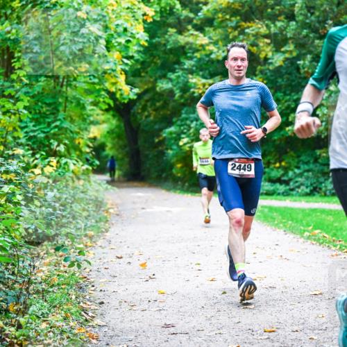 12.10.2025 - Bramfelder Halbmarathon 2025 Dr. Thomas Lammeyer http://msf.ph/oto/9345377 12.10.2025 10:15:20 Laufen 2449, 2830 meine-sportfotos.de