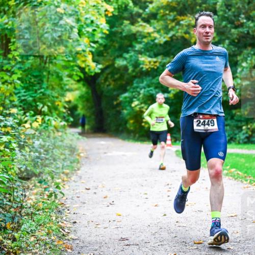 12.10.2025 - Bramfelder Halbmarathon 2025 Dr. Thomas Lammeyer http://msf.ph/oto/9345380 12.10.2025 10:15:21 Laufen 2449 meine-sportfotos.de